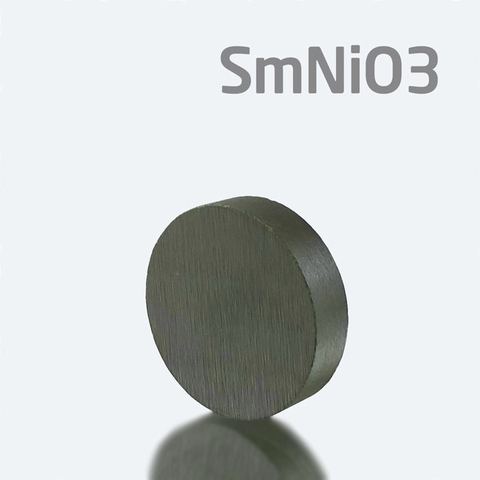 Cible de pulvérisation ternaire à base de SmNiO3.